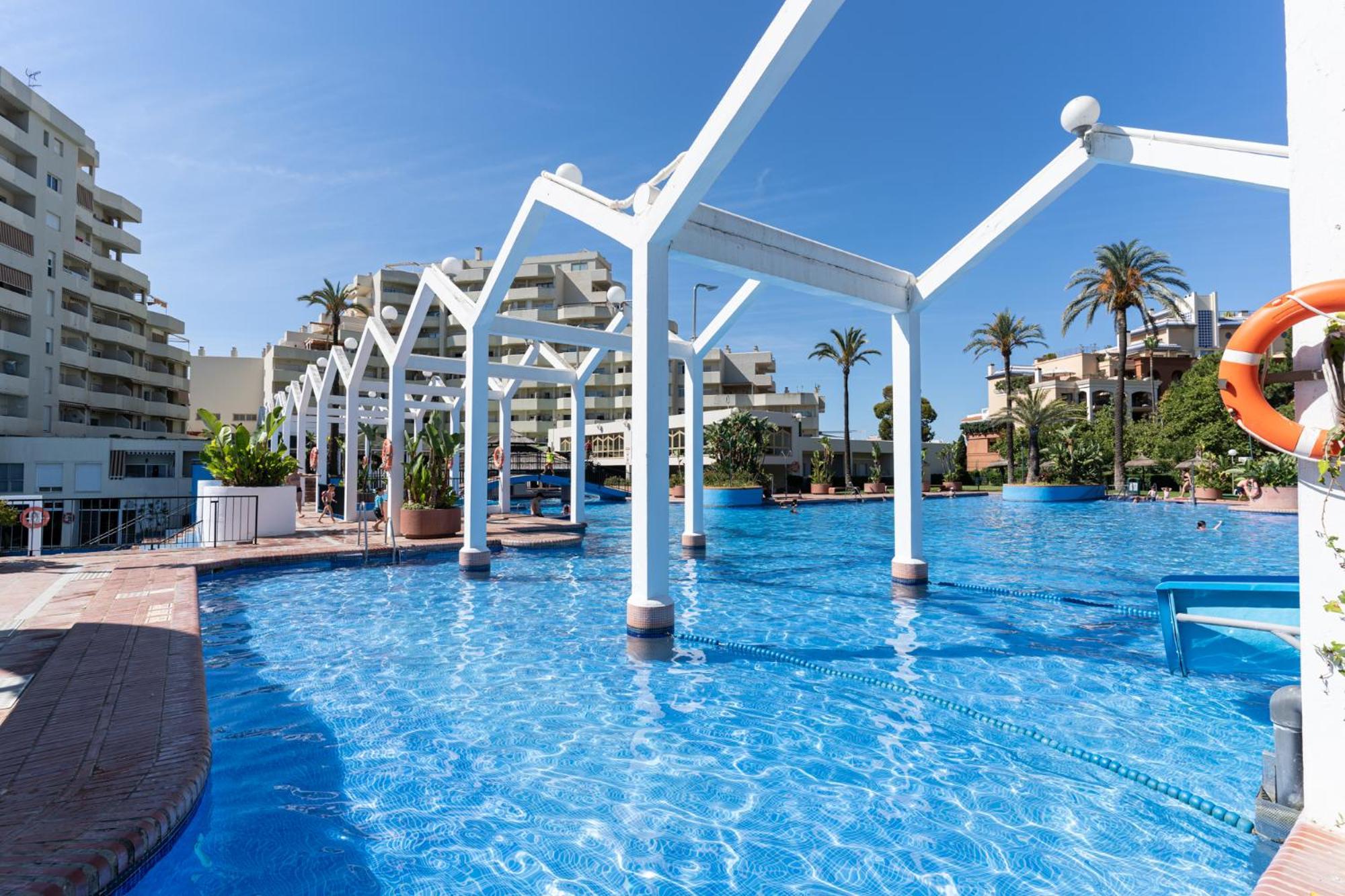Monko Zanzibar Apartment Benalmadena Bagian luar foto